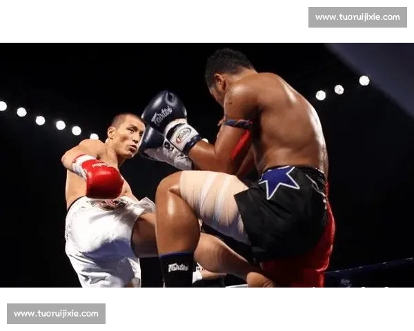 巴特尔对决雅桑克莱的巅峰力量美学与时代记忆之战赛场传奇碰撞